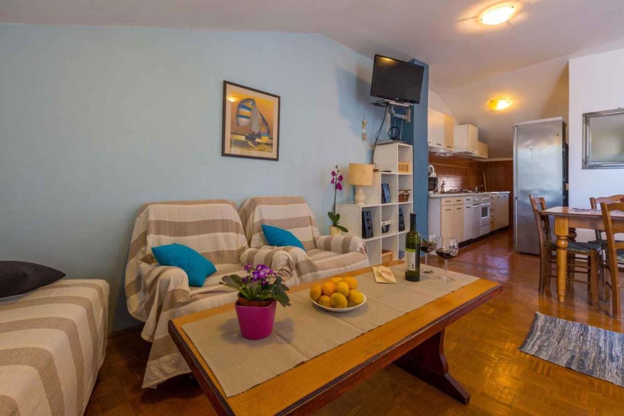 Apartment In Crikvenica 5600 Exterior foto